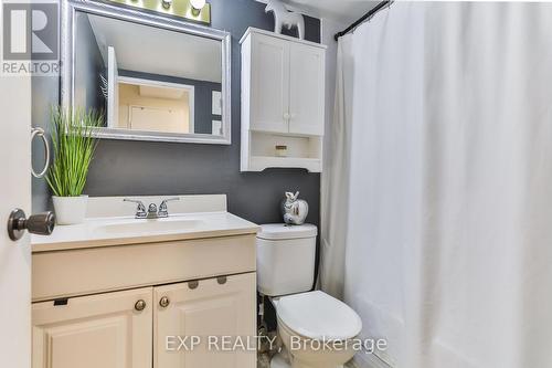 1102 - 150 Charlton Avenue E, Hamilton, ON - Indoor Photo Showing Bathroom