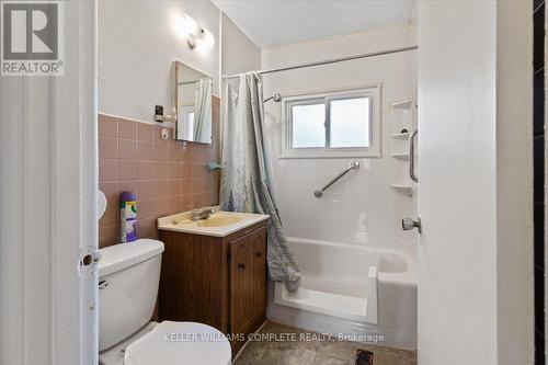 90 Shadyside Avenue, Hamilton, ON - Indoor Photo Showing Bathroom