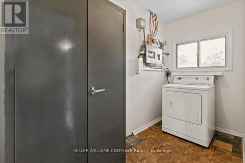 90 Shadyside Avenue, Hamilton, ON - Indoor Photo Showing Laundry Room