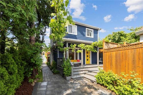 16 Lochearne Street, Hamilton, ON - Outdoor With Deck Patio Veranda