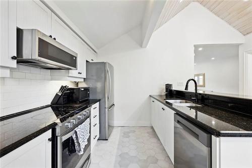 16 Lochearne Street, Hamilton, ON - Indoor Photo Showing Kitchen With Stainless Steel Kitchen With Upgraded Kitchen