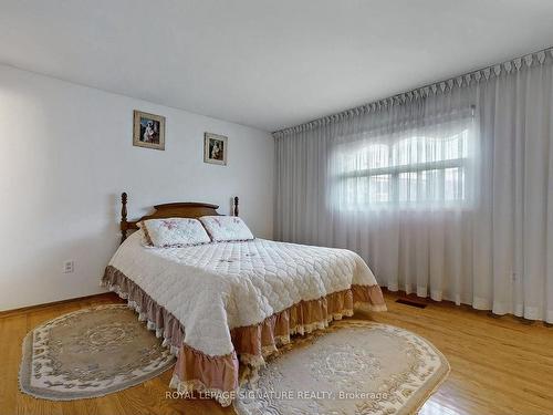 6 Kelvinway Dr, Toronto, ON - Indoor Photo Showing Bedroom