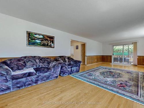 6 Kelvinway Dr, Toronto, ON - Indoor Photo Showing Living Room