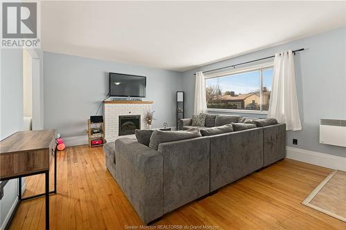 59 Anne St, Moncton, NB - Indoor Photo Showing Living Room With Fireplace