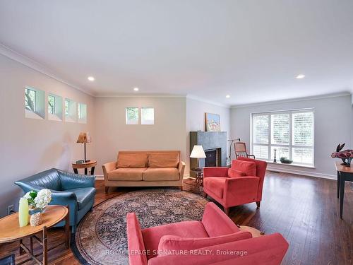 2045 Harvest Dr, Mississauga, ON - Indoor Photo Showing Living Room