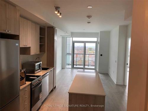 525-50 George Butchart Dr, Toronto, ON - Indoor Photo Showing Kitchen