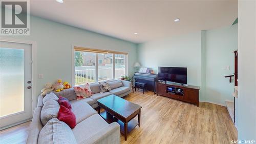4105 Alton Crescent, Regina, SK - Indoor Photo Showing Living Room