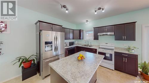 4105 Alton Crescent, Regina, SK - Indoor Photo Showing Kitchen With Double Sink