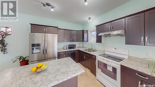 4105 Alton Crescent, Regina, SK - Indoor Photo Showing Kitchen With Double Sink