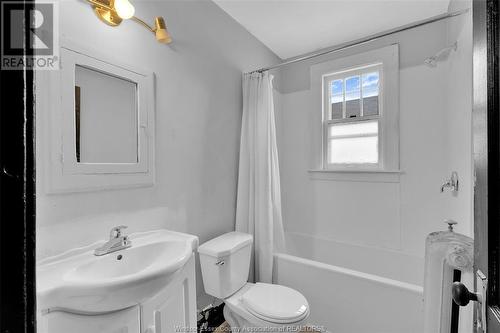 476 Parent Ave #6, Windsor, ON - Indoor Photo Showing Bathroom