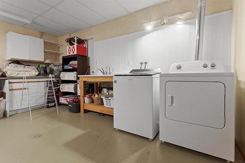 105137 Turkey Ranch Road, Brandon, MB - Indoor Photo Showing Laundry Room