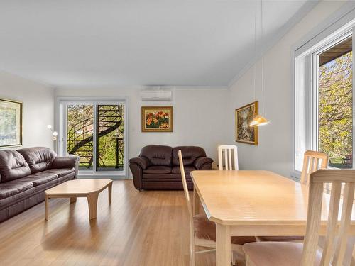 Coin-repas - 5895 Rue Desaulniers, Montréal (Mercier/Hochelaga-Maisonneuve), QC - Indoor Photo Showing Living Room