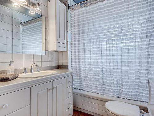 Bathroom - 1378 Rue Chanteclerc, Saint-Bruno-De-Montarville, QC - Indoor Photo Showing Bathroom