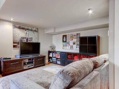 Family room - 1378 Rue Chanteclerc, Saint-Bruno-De-Montarville, QC - Indoor Photo Showing Living Room