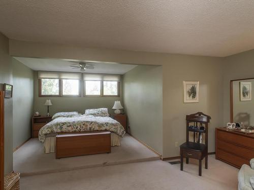 1820 Riverdale Road, Thunder Bay, ON - Indoor Photo Showing Bedroom