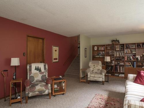 1820 Riverdale Road, Thunder Bay, ON - Indoor Photo Showing Living Room