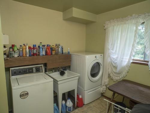 1820 Riverdale Road, Thunder Bay, ON - Indoor Photo Showing Laundry Room