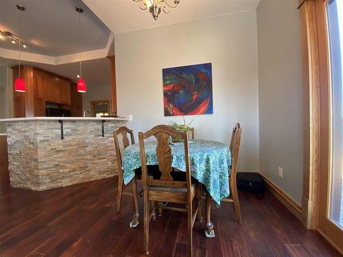 79 Pair A Dice Road, Fort Frances, ON - Indoor Photo Showing Kitchen