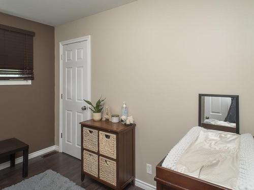 162-164 Brent Street, Thunder Bay, ON - Indoor Photo Showing Bedroom