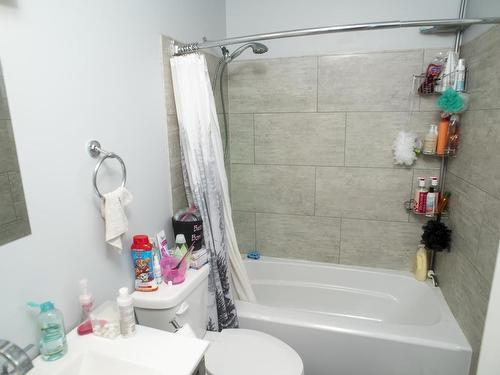 162-164 Brent Street, Thunder Bay, ON - Indoor Photo Showing Bathroom