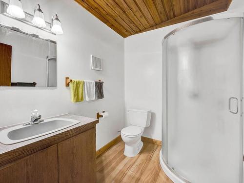 5305 Clearwater Valley Rd, Clearwater, BC - Indoor Photo Showing Bathroom