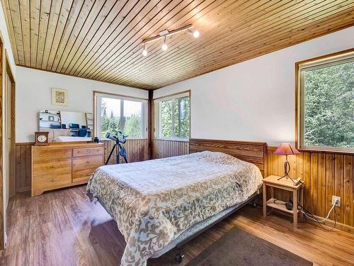 5305 Clearwater Valley Rd, Clearwater, BC - Indoor Photo Showing Bedroom