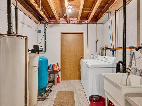 5305 Clearwater Valley Rd, Clearwater, BC - Indoor Photo Showing Laundry Room