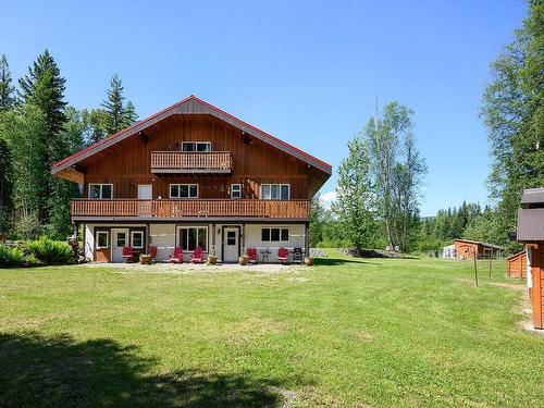 5305 Clearwater Valley Rd, Clearwater, BC - Outdoor
