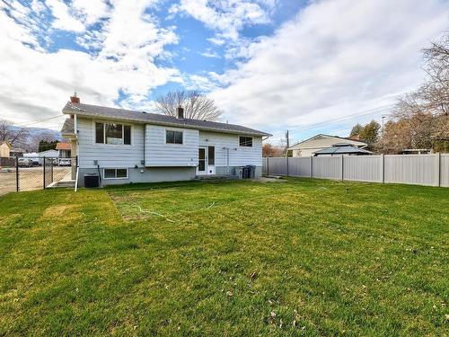 2450 Fleetwood Ave, Kamloops, BC - Outdoor