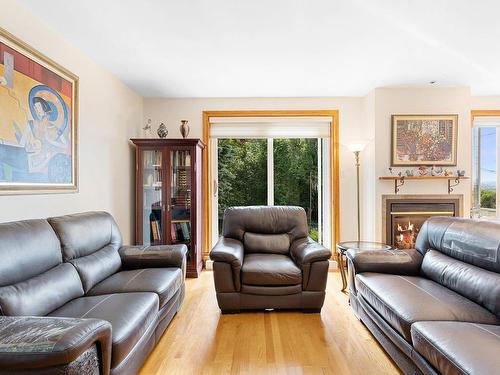 Living room - 5996 Av. De L'Isère, Québec (Charlesbourg), QC 