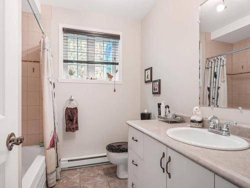 Dwelling - 70  - 72 Rue Chef-Wellie-Picard, Wendake, QC - Indoor Photo Showing Bathroom