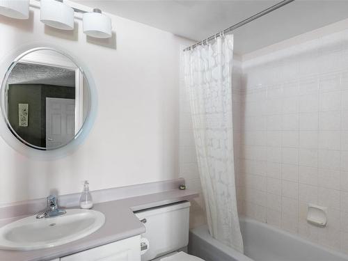 308-689 Bay St, Victoria, BC - Indoor Photo Showing Bathroom