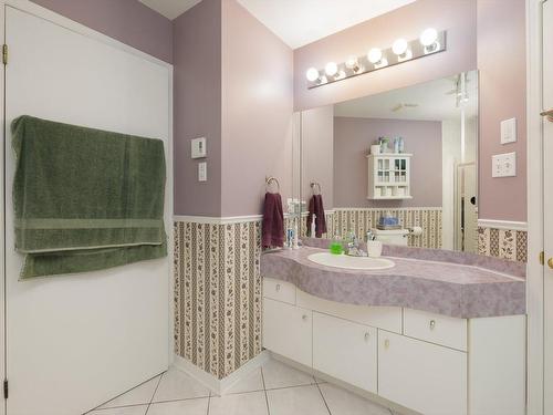 Salle de bains - 79 Rue Perrier, Notre-Dame-De-L'Île-Perrot, QC - Indoor Photo Showing Bathroom