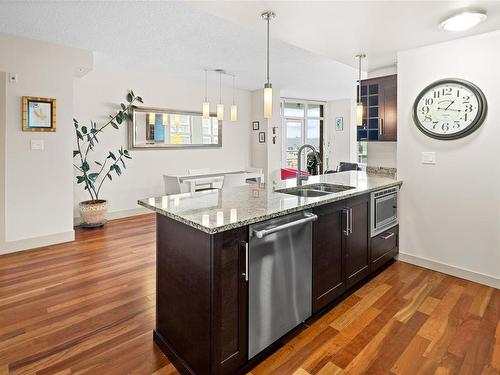 S1102-737 Humboldt St, Victoria, BC - Indoor Photo Showing Kitchen With Double Sink With Upgraded Kitchen