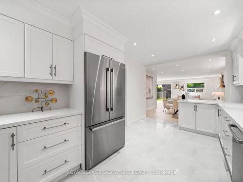 55 Chipwood Cres, Toronto, ON - Indoor Photo Showing Kitchen