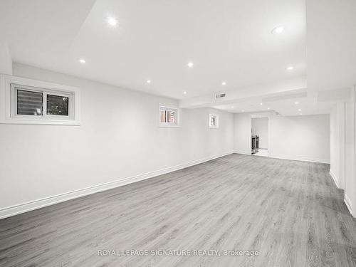 55 Chipwood Cres, Toronto, ON - Indoor Photo Showing Other Room