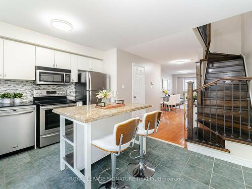 15-1128 Dundas St W, Mississauga, ON - Indoor Photo Showing Kitchen With Stainless Steel Kitchen With Double Sink