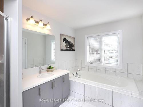 3020 George Savage Ave, Oakville, ON - Indoor Photo Showing Bathroom