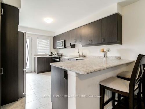 587 Allport Gate, Milton, ON - Indoor Photo Showing Kitchen With Upgraded Kitchen