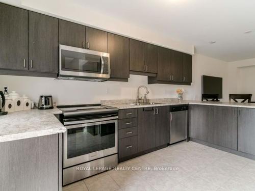 587 Allport Gate, Milton, ON - Indoor Photo Showing Kitchen