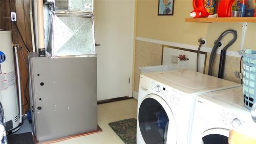 150 Bracewell Drive, Penticton, BC - Indoor Photo Showing Laundry Room