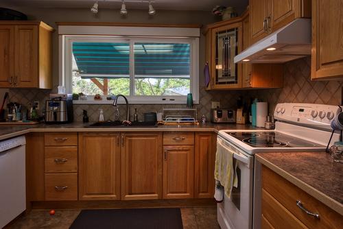 150 Bracewell Drive, Penticton, BC - Indoor Photo Showing Kitchen With Double Sink