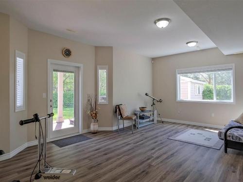 203 Biggar Road, Kelowna, BC - Indoor