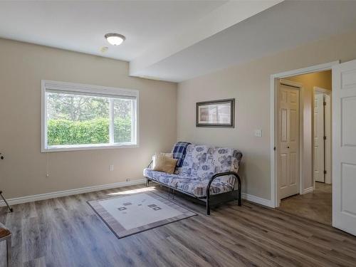 203 Biggar Road, Kelowna, BC - Indoor