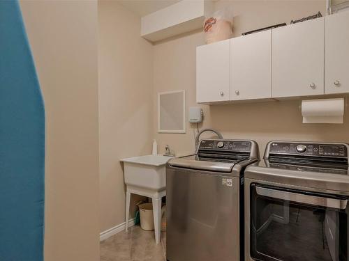 203 Biggar Road, Kelowna, BC - Indoor Photo Showing Laundry Room