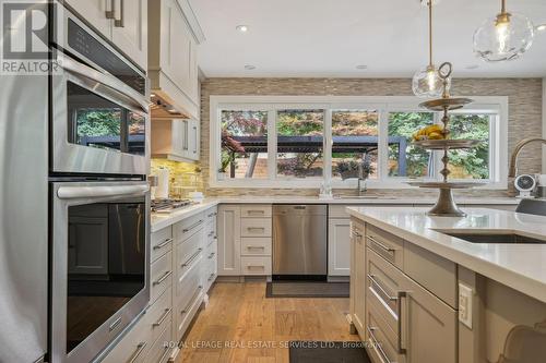 10 Totteridge Road, Toronto, ON - Indoor Photo Showing Kitchen