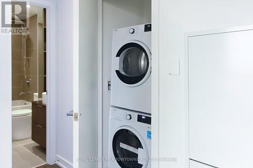 1110 - 28 Ann Street, Mississauga, ON - Indoor Photo Showing Laundry Room