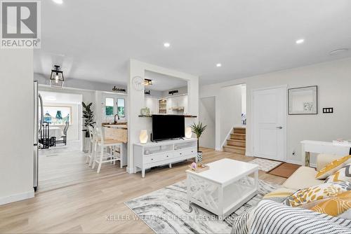 438 Magnolia Crescent, London, ON - Indoor Photo Showing Living Room