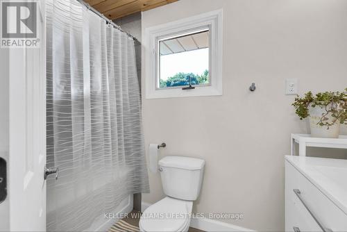 438 Magnolia Crescent, London, ON - Indoor Photo Showing Bathroom