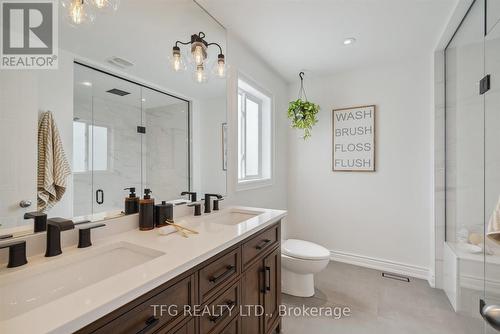 1299 Gyatt Crescent, Oshawa, ON - Indoor Photo Showing Bathroom